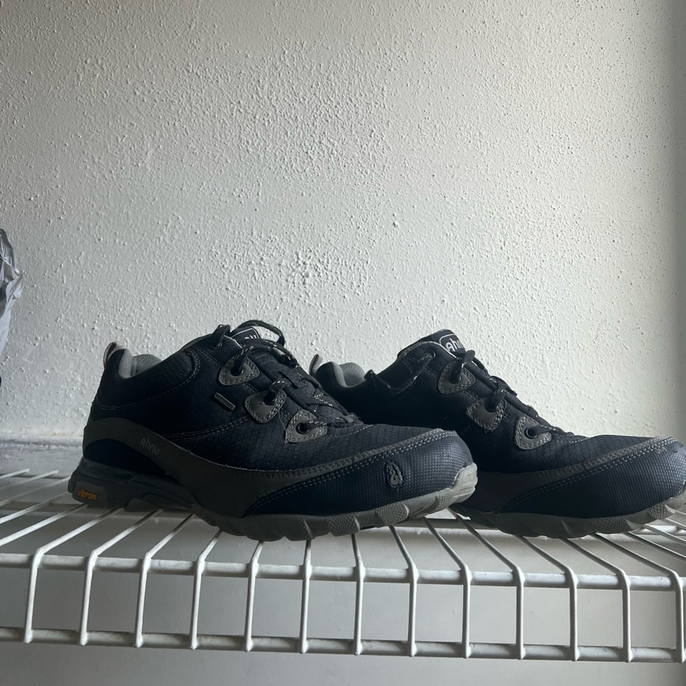 Anuh hiking boots